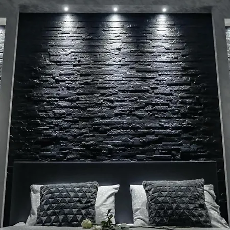 Delux 14 * Суботица