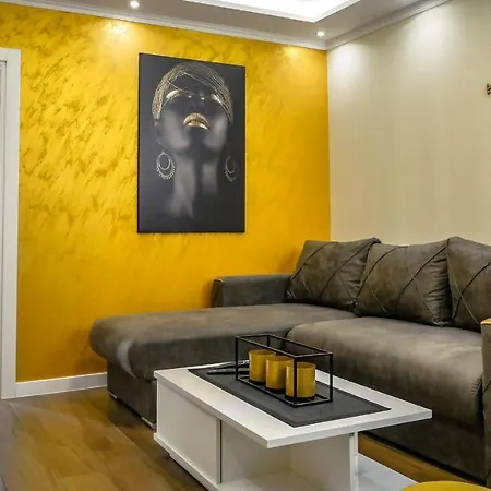 Delux 14 * Суботица