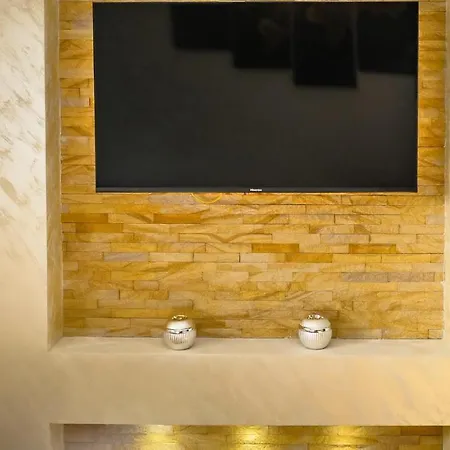 Delux 14 * Суботица